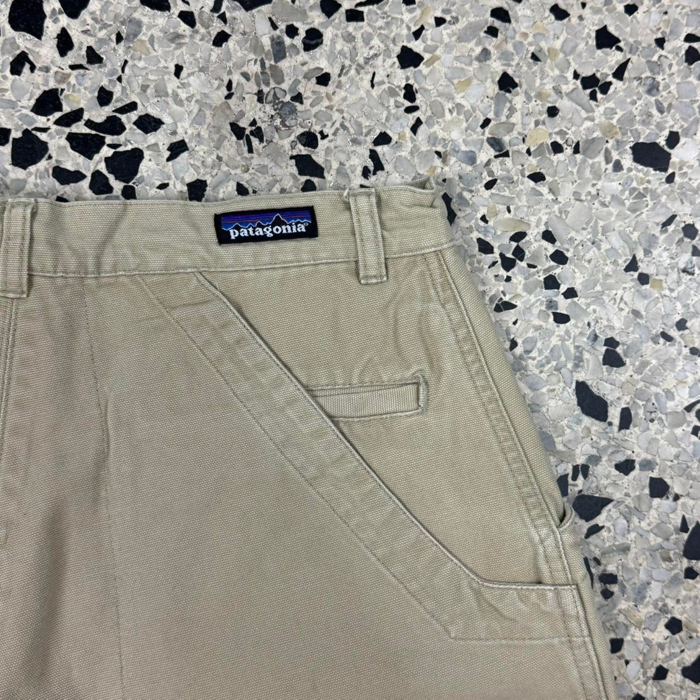 VINTAGE 90S Y2K PATAGONIA KHAKI BEIGE WORK SHORTS: