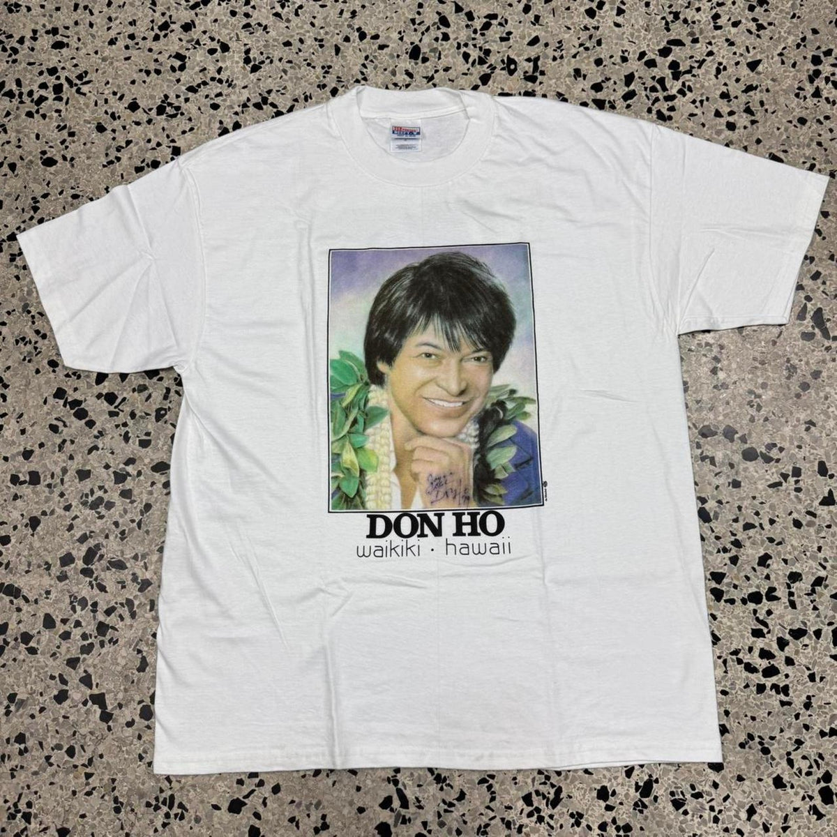 VINTAGE 90S 1999 DON HO SIGNED WAIKIKI HAWAII SHOW FACE TEE: