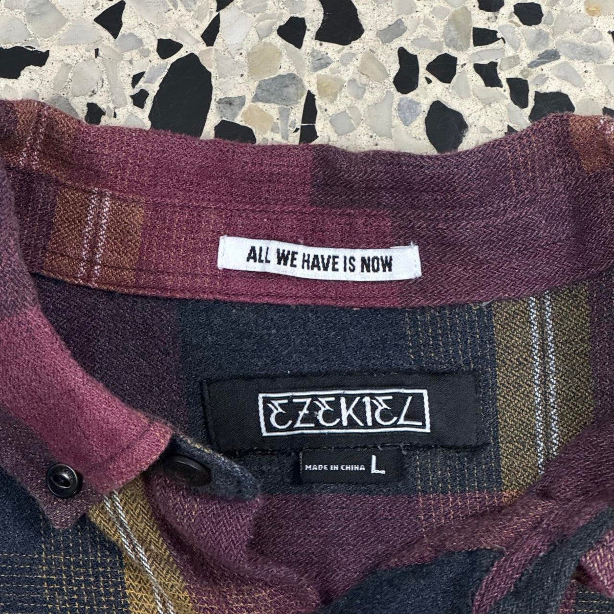 VINTAGE Y2K EZEKIEL BLACK/ RED / YELLOW FLANNEL BUTTON DOWN SHIRT: