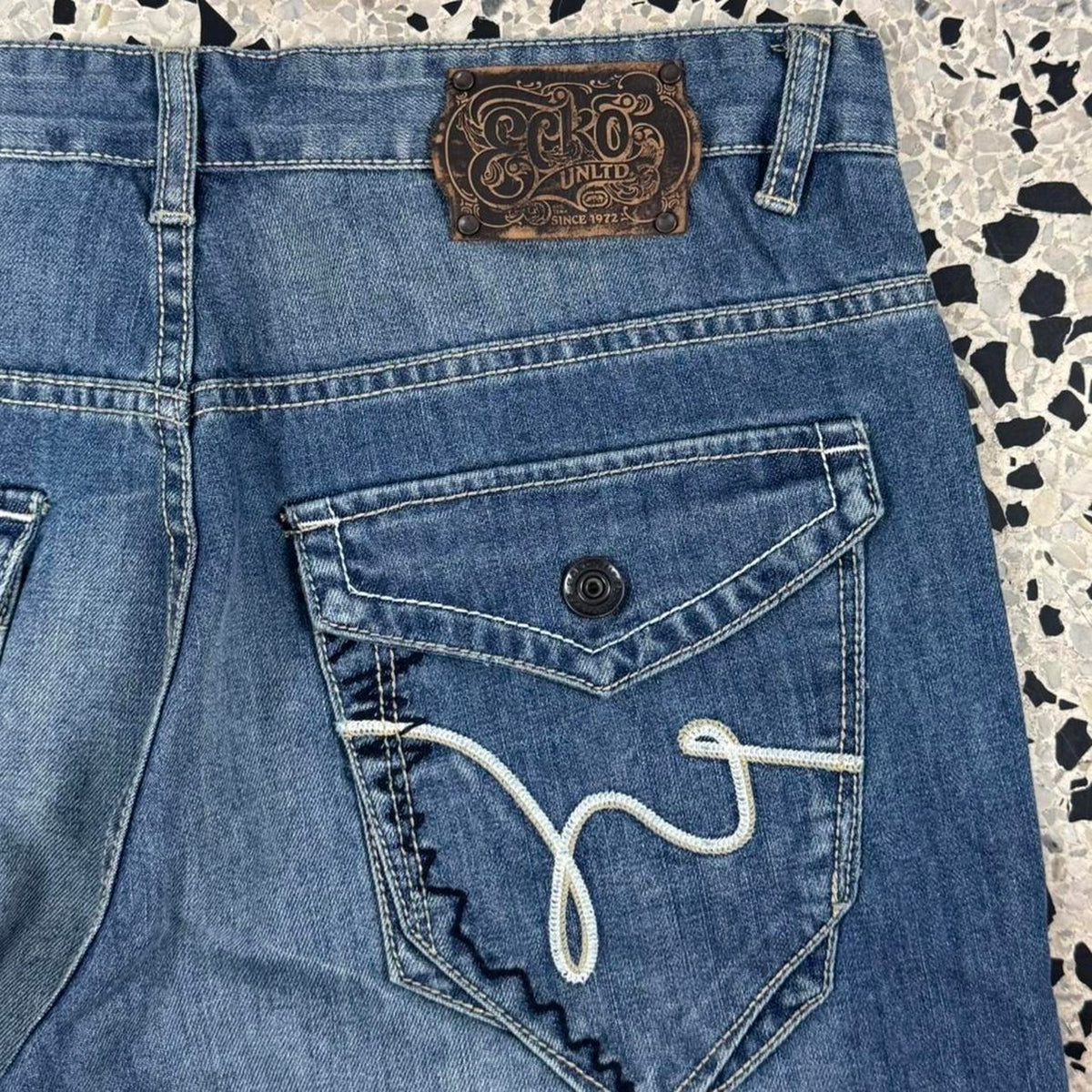 VINTAGE Y2K ECKO UNLIMITED BNWT NOS LIGHTWASH DENIM JEANS: