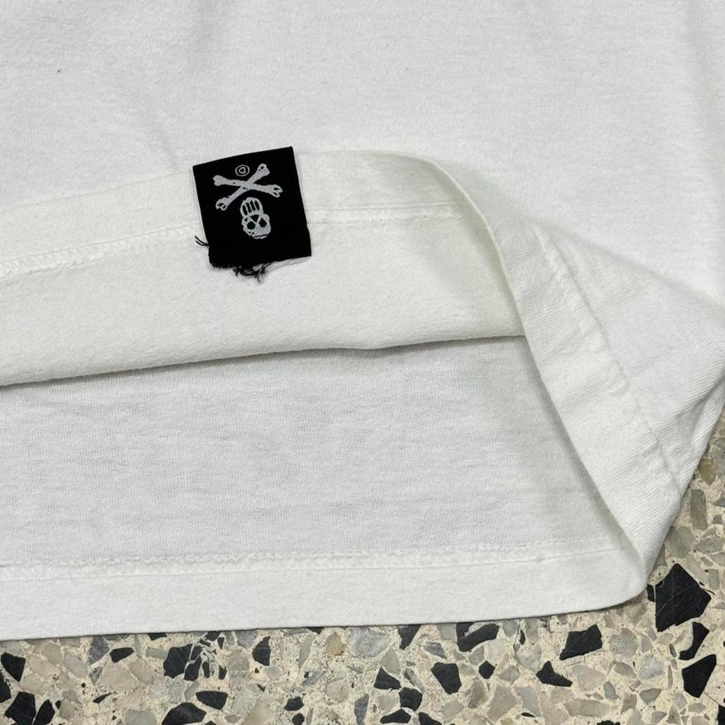 VINTAGE Y2K 2011 DISSIZIT D-WING POLO RIP TEE: