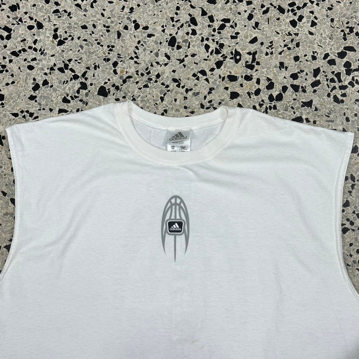 VINTAGE Y2K ADIDAS BASKETBALL SLEEVELESS TANK TOP TEE: