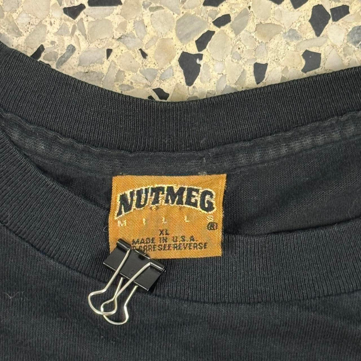 VINTAGE 90S SINGLE STITCH NUTMEG NHL PITTSBURG PENGUINS UNIFORM TEE: