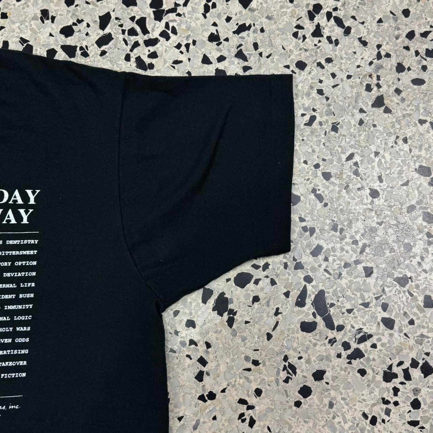 VINTAGE 90S SINGLE STITCH AN OXYMORON A DAY KEEPS REALITY AWAY TEE: